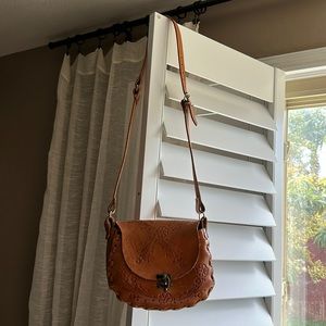 Cross body Made in Mexico! It’s authentic and one of a kind..